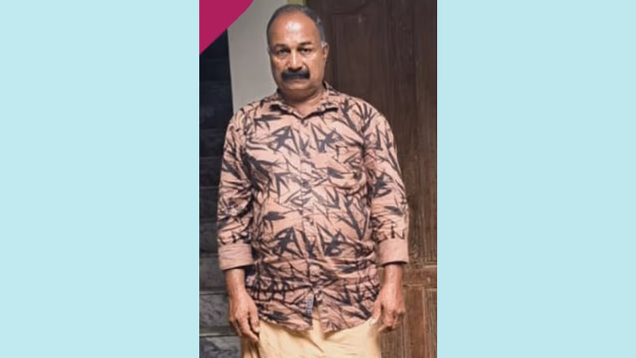 ബൈക്കിലും സ്കൂട്ടറിലും 60കാരന്റെ പൊടിപാറിയ കച്ചവടം, ഇത്രയധികം എങ്ങനെ കിട്ടി, 70 ലിറ്റർ വിദേശമദ്യവുമായി പിടിയിൽ ബൈക്കിലും സ്കൂട്ടറിലും 60കാരന്റെ പൊടിപാറിയ കച്ചവടം, ഇത്രയധികം എങ്ങനെ കിട്ടി, 70 ലിറ്റർ വിദേശമദ്യവുമായി പിടിയിൽ