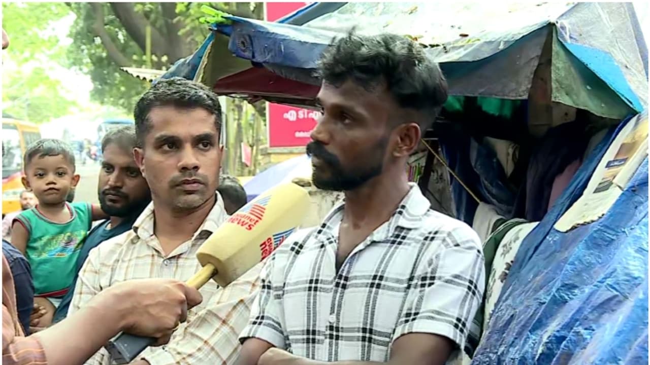 'കുട്ടിക്ക് പരിക്കേറ്റ കാര്യം അറിയിച്ചില്ല, അന്വേഷണത്തിൽ വീഴ്ച കണ്ടെത്തി'; അങ്കണവാടി ജീവനക്കാർക്ക് സസ്പെൻഷൻ 'കുട്ടിക്ക് പരിക്കേറ്റ കാര്യം അറിയിച്ചില്ല, അന്വേഷണത്തിൽ വീഴ്ച കണ്ടെത്തി'; അങ്കണവാടി ജീവനക്കാർക്ക് സസ്പെൻഷൻ