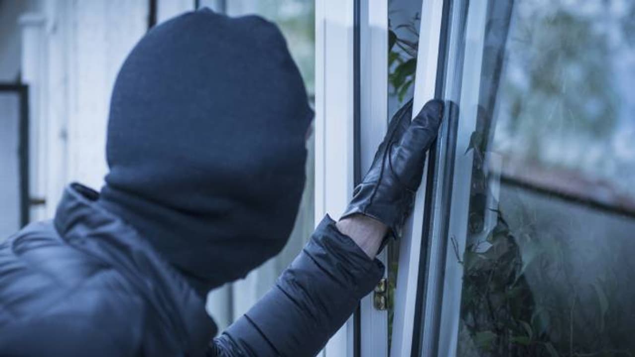 മോഷണത്തിന് മുമ്പായി, വീട് തുടച്ചു, പാചകം ചെയ്തുവച്ചു, തുണിവരെ വിരിച്ചിട്ട് കള്ളൻ, വീട്ടുടമയ്ക്ക് ഒരു കുറിപ്പും