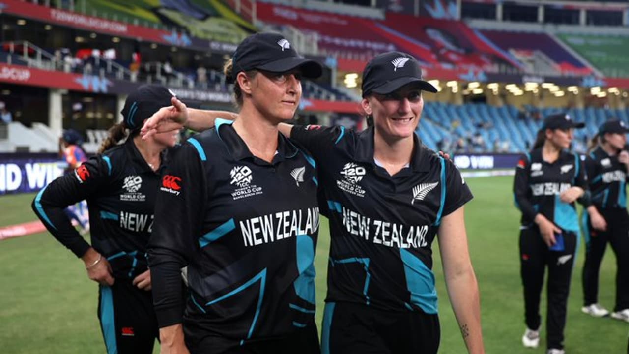 ಟಿ20 ವಿಶ್ವಕಪ್ನಲ್ಲಿ ಕಿವೀಸ್ ಎದುರ ಭಾರತಕ್ಕೆ ಸೋಲಿನ ಆರಂಭ ಟಿ20 ವಿಶ್ವಕಪ್ನಲ್ಲಿ ಕಿವೀಸ್ ಎದುರ ಭಾರತಕ್ಕೆ ಸೋಲಿನ ಆರಂಭ