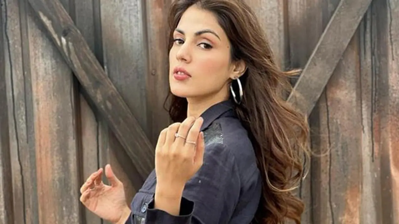 Sushant Singh Rajput case: Big relief for Rhea Chakraborty as SC dismisses CBI's plea to restore LOC