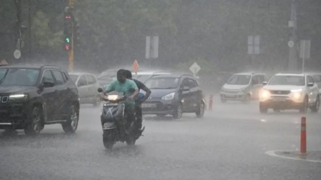 ರಾಜ್ಯದಲ್ಲಿ ಇನ್ನೂ ಮುಂದಿನ 5 ದಿನ ಮುಂದುವರೆಯಲಿದೆ ಭಾರೀ ಮಳೆ: ಹವಾಮಾನ ಇಲಾಖೆ ಎಚ್ಚರಿಕೆ