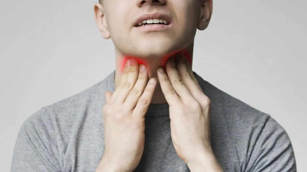 തൊണ്ടയിലെ ക്യാൻസര്; ശ്രദ്ധിക്കപ്പെടാതെ പോകുന്ന ലക്ഷണങ്ങള് തൊണ്ടയിലെ ക്യാൻസര്; ശ്രദ്ധിക്കപ്പെടാതെ പോകുന്ന ലക്ഷണങ്ങള്