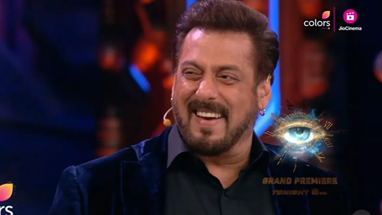 Bigg Boss 18 Premiere: Chahat Pandey, Avinash Mishra, Shehzada Dhami and more enter Salman Khan's house Bigg Boss 18 Premiere: Chahat Pandey, Avinash Mishra, Shehzada Dhami and more enter Salman Khan's house