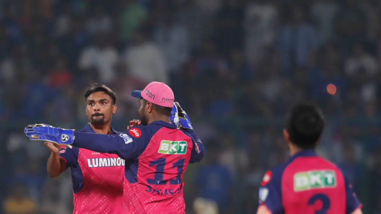 രാജസ്ഥാന് റോയല്സിന് ഇരട്ടി പ്രഹരം; സന്ദീപ് ശര്മ്മ പരിക്കേറ്റ് സീസണില് നിന്ന് പുറത്ത് രാജസ്ഥാന് റോയല്സിന് ഇരട്ടി പ്രഹരം; സന്ദീപ് ശര്മ്മ പരിക്കേറ്റ് സീസണില് നിന്ന് പുറത്ത്