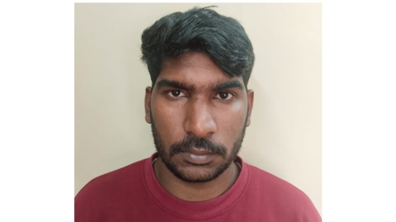 ഓൺലൈൻ ജോലി പരസ്യം കണ്ട് ബന്ധപ്പെട്ടപ്പോൾ കിട്ടിയത് 'വൻ പണി'; മലപ്പുറം സ്വദേശി 33 ലക്ഷം തട്ടിയ കേസിൽ പിടിയിൽ ഓൺലൈൻ ജോലി പരസ്യം കണ്ട് ബന്ധപ്പെട്ടപ്പോൾ കിട്ടിയത് 'വൻ പണി'; മലപ്പുറം സ്വദേശി 33 ലക്ഷം തട്ടിയ കേസിൽ പിടിയിൽ