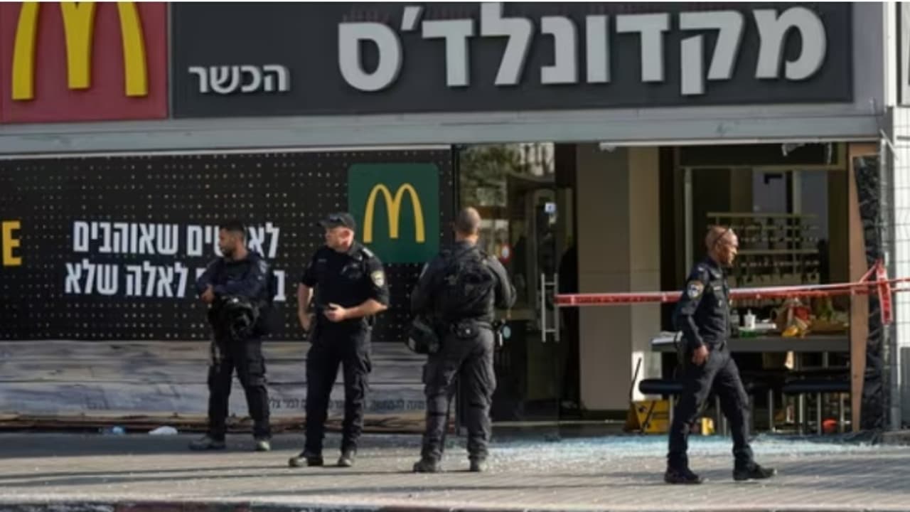 തെക്കൻ ഇസ്രയേലിൽ വെടിവെപ്പ്, ഒരാൾ കൊല്ലപ്പെട്ടു; ഗാസയിൽ നിന്ന് ഇസ്രയേലിന് നേരെ റോക്കറ്റ് ആക്രമണം