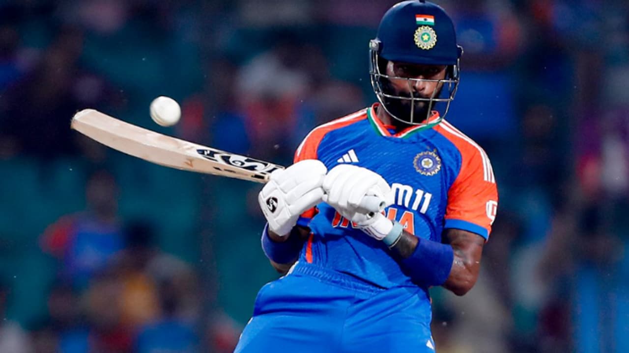 കാണാത്തവര്ക്ക് നഷ്ടം! സ്വാഗ്, ആറ്റിറ്റിയൂഡ്... എല്ലാമുള്ള ഹാര്ദിക്കിന്റെ നോ ലുക്ക് അപ്പര് കട്ട് വീഡിയോ കാണാത്തവര്ക്ക് നഷ്ടം! സ്വാഗ്, ആറ്റിറ്റിയൂഡ്... എല്ലാമുള്ള ഹാര്ദിക്കിന്റെ നോ ലുക്ക് അപ്പര് കട്ട് വീഡിയോ