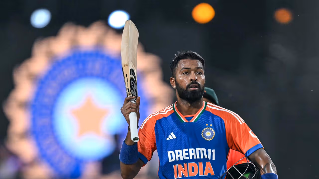 IND vs ENG: Hardik Pandya sweats out in training session ahead of England white ball series (WATCH) IND vs ENG: Hardik Pandya sweats out in training session ahead of England white ball series (WATCH)