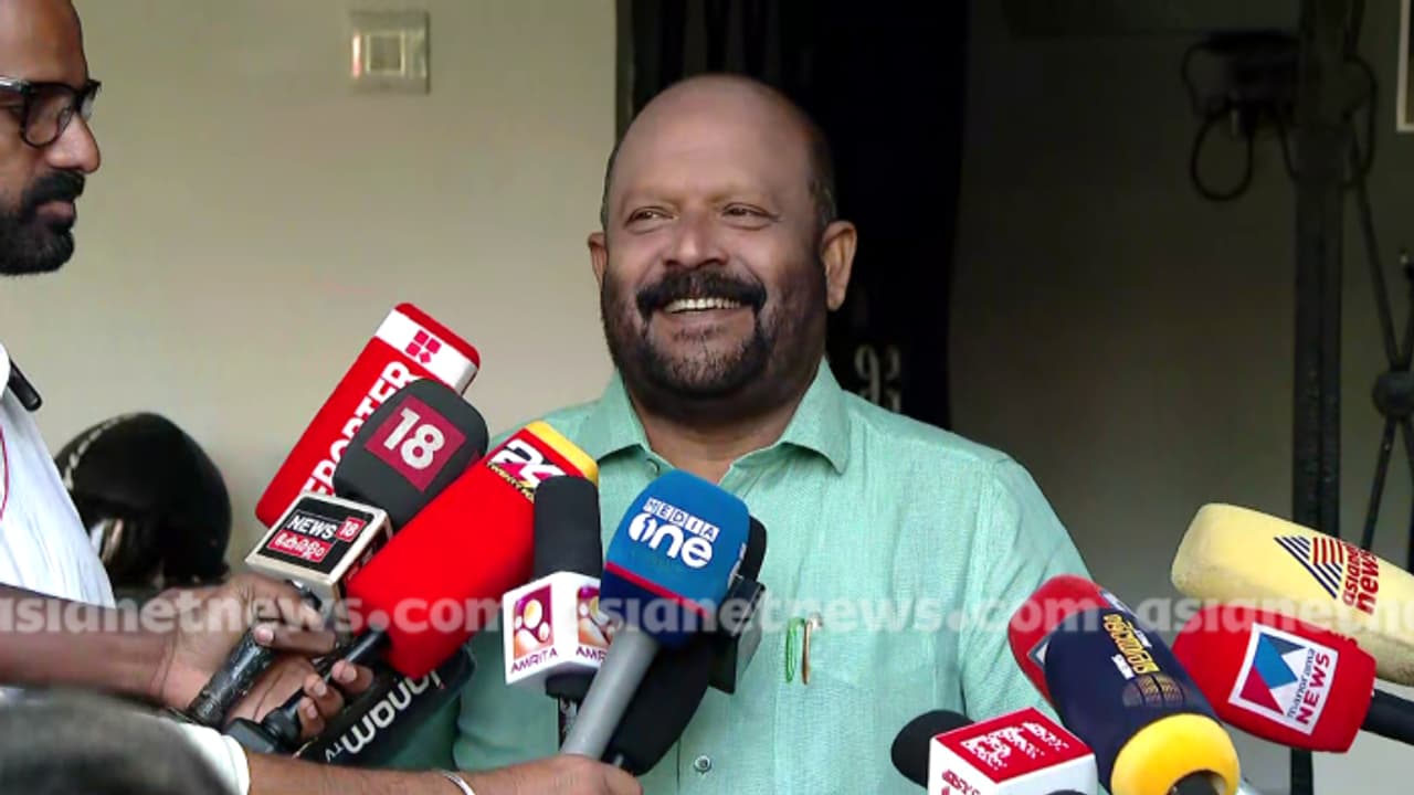 അജിത്ത് കുമാറിനെ മാറ്റിയത് ശിക്ഷാ നടപടിയെന്ന് വിഎസ് സുനിൽകുമാർ; പൂരം കലക്കിയതാരെന്നും വ്യക്തമാകും അജിത്ത് കുമാറിനെ മാറ്റിയത് ശിക്ഷാ നടപടിയെന്ന് വിഎസ് സുനിൽകുമാർ; പൂരം കലക്കിയതാരെന്നും വ്യക്തമാകും