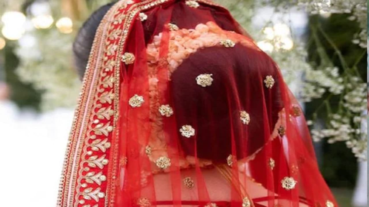 Rajasthan: Alwar bride scams groom of Rs 65,000, runs away after wedding; Here's what happened Rajasthan: Alwar bride scams groom of Rs 65,000, runs away after wedding; Here's what happened