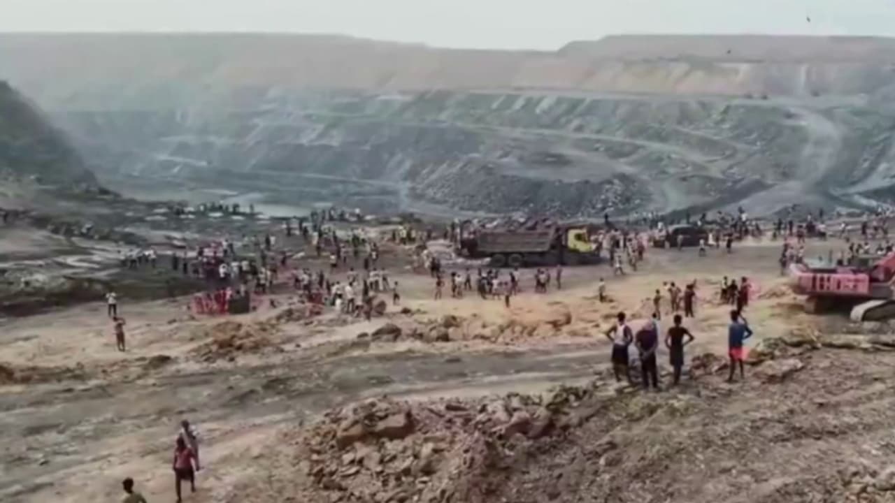 പശ്ചിമ ബംഗാളിൽ കല്ക്കരി ഖനിയിൽ വൻ സ്ഫോടനം; തൊഴിലാളികളടക്കം 7 പേര്ക്ക് ദാരുണാന്ത്യം, നിരവധി പേർക്ക് പരിക്ക് പശ്ചിമ ബംഗാളിൽ കല്ക്കരി ഖനിയിൽ വൻ സ്ഫോടനം; തൊഴിലാളികളടക്കം 7 പേര്ക്ക് ദാരുണാന്ത്യം, നിരവധി പേർക്ക് പരിക്ക്