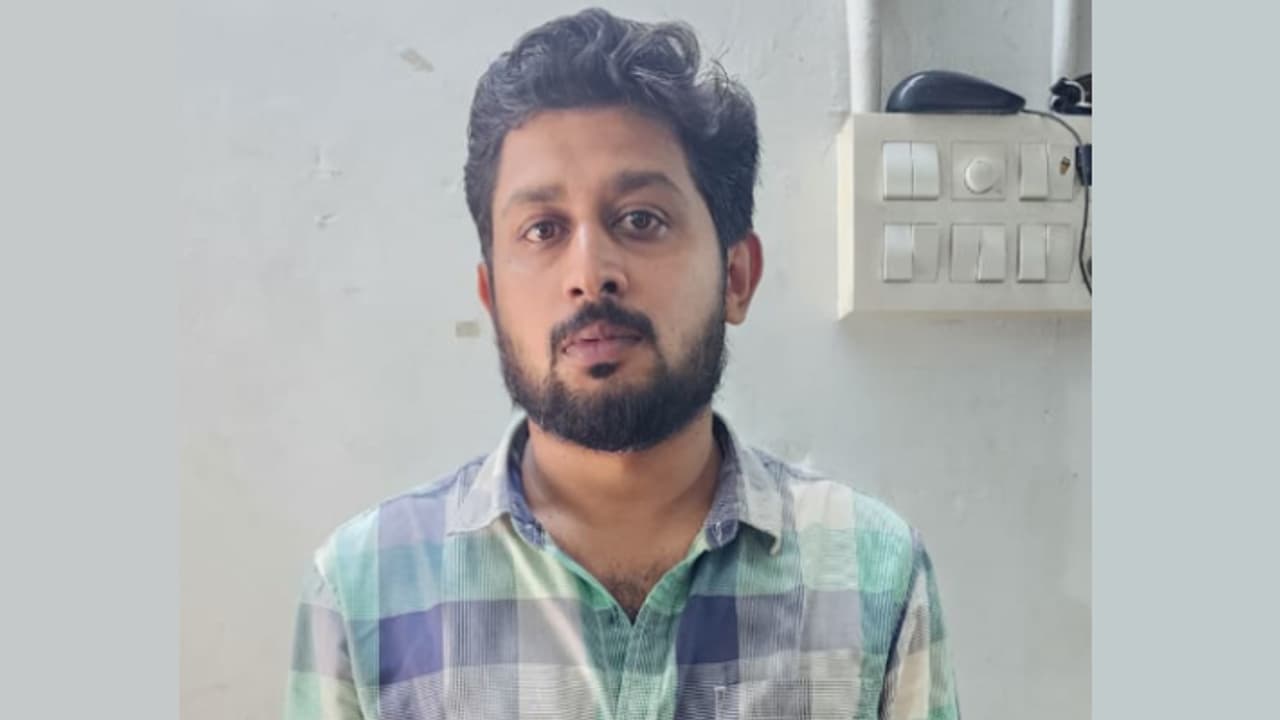 പുതിയ തട്ടിപ്പ്! വാഹനങ്ങൾക്ക് വിലയുറപ്പിക്കും, ചില്ലറ നൽകി കൊണ്ടുപോകും; പിന്നെ നടക്കുന്നത് ചതി, യുവാവ് പിടിയിൽ