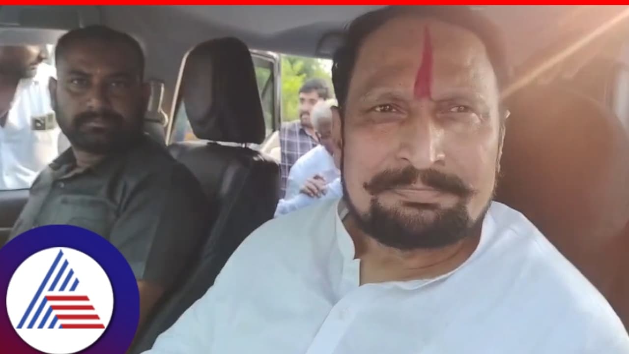 ಸಿಎಂ ಸ್ಥಾನಕ್ಕೆ ಸತೀಶ್ ಜಾರಕಿಹೊಳಿ ಹೆಸರು ಕೇಳಿಬಂದ ಬೆನ್ನಲ್ಲೇ ಸಿದ್ದರಾಮಯ್ಯರ ಪರ ಲಕ್ಷ್ಮಣ್ ಸವದಿ ಫುಲ್ ಬ್ಯಾಟಿಂಗ್! ಸಿಎಂ ಸ್ಥಾನಕ್ಕೆ ಸತೀಶ್ ಜಾರಕಿಹೊಳಿ ಹೆಸರು ಕೇಳಿಬಂದ ಬೆನ್ನಲ್ಲೇ ಸಿದ್ದರಾಮಯ್ಯರ ಪರ ಲಕ್ಷ್ಮಣ್ ಸವದಿ ಫುಲ್ ಬ್ಯಾಟಿಂಗ್!