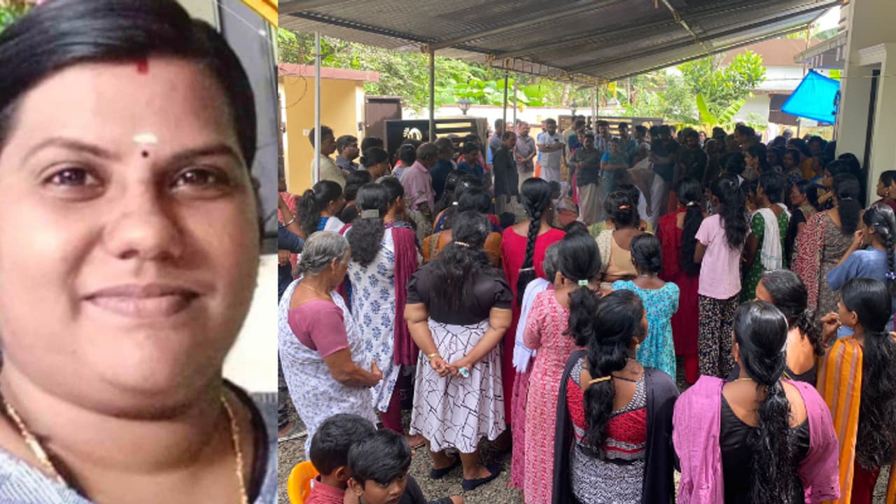 ചതി അറിഞ്ഞത് വിദേശത്ത് പോകാൻ വസ്ത്രം വരെ പാക്ക് ചെയ്ത ശേഷം, ശരണ്യയുടെ ജീവനെടുത്ത വിസ തട്ടിപ്പ്; വേദനയോടെ നാട് ചതി അറിഞ്ഞത് വിദേശത്ത് പോകാൻ വസ്ത്രം വരെ പാക്ക് ചെയ്ത ശേഷം, ശരണ്യയുടെ ജീവനെടുത്ത വിസ തട്ടിപ്പ്; വേദനയോടെ നാട്