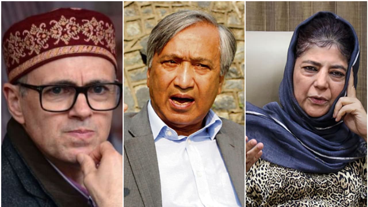 കശ്മീരിലേക്ക് ഉറ്റുനോക്കി രാജ്യം; നിലപാട് മാറ്റി ഒമർ അബ്ദുള്ള, ഫലം വരട്ടെയെന്ന് മെഹബൂബ മുഫ്തിയും,ചർച്ച തുടങ്ങി കശ്മീരിലേക്ക് ഉറ്റുനോക്കി രാജ്യം; നിലപാട് മാറ്റി ഒമർ അബ്ദുള്ള, ഫലം വരട്ടെയെന്ന് മെഹബൂബ മുഫ്തിയും,ചർച്ച തുടങ്ങി