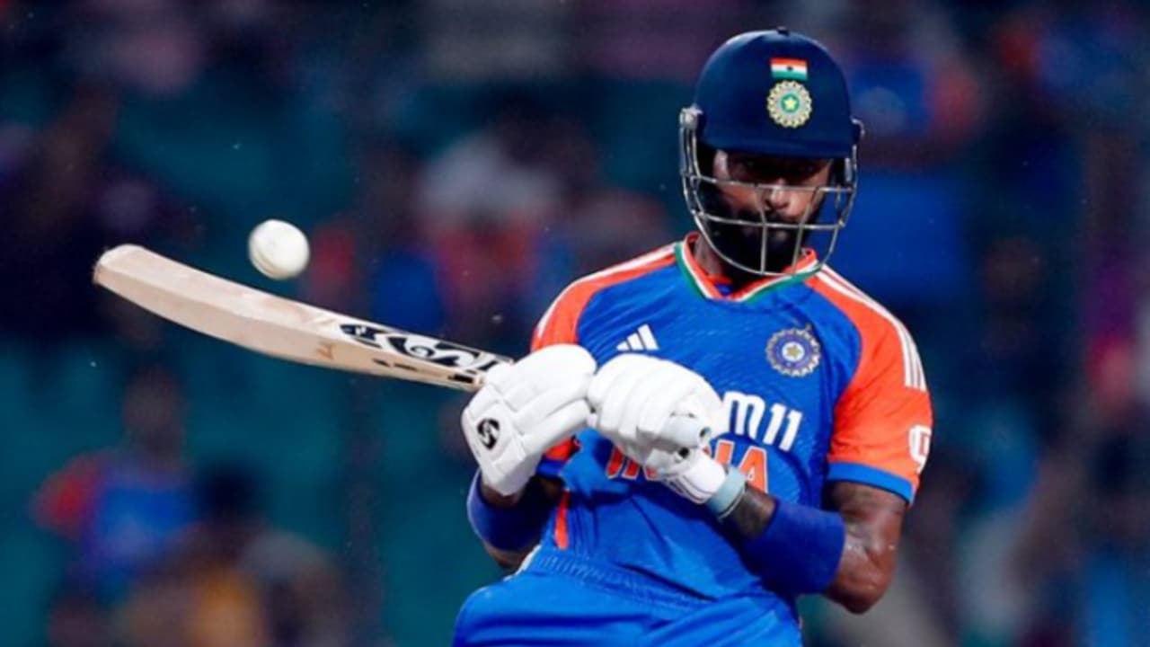 ಟಿ20 ಕ್ರಿಕೆಟ್ನಲ್ಲಿ ನಂ.1 ಆಲ್ರೌಂಡರ್ ಆಗಿ ಹೊರಹೊಮ್ಮಿದ ಹಾರ್ದಿಕ್ ಪಾಂಡ್ಯ! ತಿಲಕ್ ವರ್ಮಾ ಲಾಂಗ್ ಜಂಪ್ ಟಿ20 ಕ್ರಿಕೆಟ್ನಲ್ಲಿ ನಂ.1 ಆಲ್ರೌಂಡರ್ ಆಗಿ ಹೊರಹೊಮ್ಮಿದ ಹಾರ್ದಿಕ್ ಪಾಂಡ್ಯ! ತಿಲಕ್ ವರ್ಮಾ ಲಾಂಗ್ ಜಂಪ್