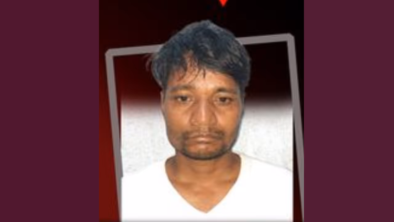 'ഒരു ഒഡീഷക്കാരൻ വരുന്നുണ്ട്, പൊക്കണം'; ഇന്റലിജൻസ് വിവരം, കോഴിക്കോട് കാത്തിരുന്നു, കിട്ടിയത് 7.3 കിലോ കഞ്ചാവ് 'ഒരു ഒഡീഷക്കാരൻ വരുന്നുണ്ട്, പൊക്കണം'; ഇന്റലിജൻസ് വിവരം, കോഴിക്കോട് കാത്തിരുന്നു, കിട്ടിയത് 7.3 കിലോ കഞ്ചാവ്