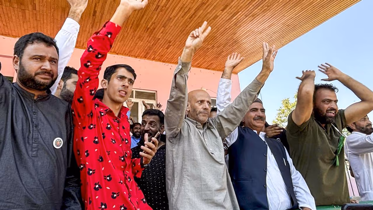 ജമ്മു കശ്മീരിൽ നേട്ടമുണ്ടാക്കാനാകാതെ അവാമി ഇത്തിഹാദ്; ജമാഅത്തെ ഇസ്ലാമി പിന്തുണച്ച 10 പേരും തോറ്റു, തിരിച്ചടി