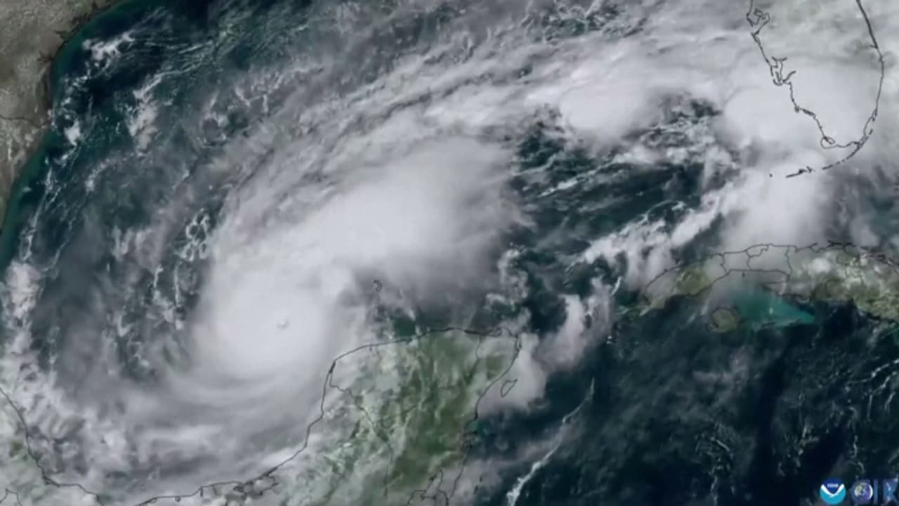 'മിൽട്ടൺ' ചുഴലിക്കാറ്റ് ശക്തി പ്രാപിക്കുന്നു; കാറ്റഗറി 5 ശക്തിയിൽ നിലംതൊട്ടേക്കും, ഫ്ലോറിഡയിൽ അടിയന്തരാവസ്ഥ