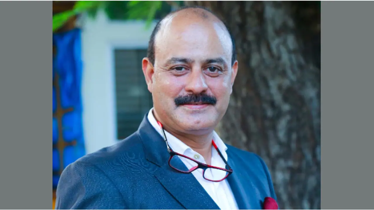 ഹണിട്രാപ്; നഗ്നദൃശ്യങ്ങൾ കാട്ടി 50 ലക്ഷം തട്ടി, വ്യവസായിയുടെ മരണത്തിൽ മലയാളി ദമ്പതികൾ അറസ്റ്റിൽ ഹണിട്രാപ്; നഗ്നദൃശ്യങ്ങൾ കാട്ടി 50 ലക്ഷം തട്ടി, വ്യവസായിയുടെ മരണത്തിൽ മലയാളി ദമ്പതികൾ അറസ്റ്റിൽ