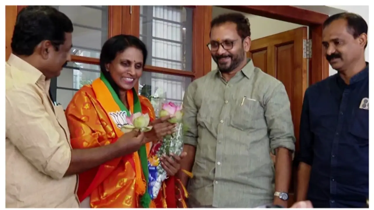 മുൻ ഡിജിപി ആർ ശ്രീലേഖ ബിജെപിയിൽ; കെ സുരേന്ദ്രനിൽ നിന്നും അംഗത്വം സ്വീകരിച്ചു മുൻ ഡിജിപി ആർ ശ്രീലേഖ ബിജെപിയിൽ; കെ സുരേന്ദ്രനിൽ നിന്നും അംഗത്വം സ്വീകരിച്ചു