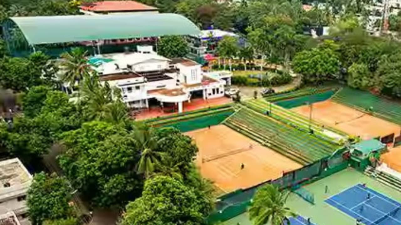 ട്രിവാൻഡ്രം ടെന്നിസ് ക്ലബ്ബിന് തിരിച്ചടി, ബാർ ലൈസൻസ് റദ്ദാക്കിയ സംസ്ഥാന സർക്കാർ നടപടി ഹൈക്കോടതി ശരിവെച്ചു