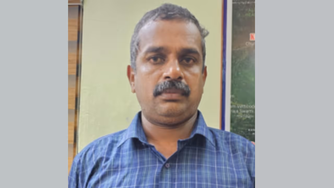 മീൻപിടിക്കാൻ പോയ യുവാവ് വൈദ്യുത വേലിയിൽ നിന്നും ഷോക്കേറ്റ് മരിച്ച സംഭവത്തിൽ ഒരാൾ അറസ്റ്റിൽ മീൻപിടിക്കാൻ പോയ യുവാവ് വൈദ്യുത വേലിയിൽ നിന്നും ഷോക്കേറ്റ് മരിച്ച സംഭവത്തിൽ ഒരാൾ അറസ്റ്റിൽ