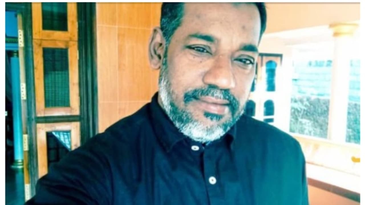 ട്രെയിലർ ഡ്രൈവറായി ജോലി ചെയ്യുകയായിരുന്ന പ്രവാസി മലയാളി ഹൃദയാഘാതം മൂലം മരിച്ചു ട്രെയിലർ ഡ്രൈവറായി ജോലി ചെയ്യുകയായിരുന്ന പ്രവാസി മലയാളി ഹൃദയാഘാതം മൂലം മരിച്ചു