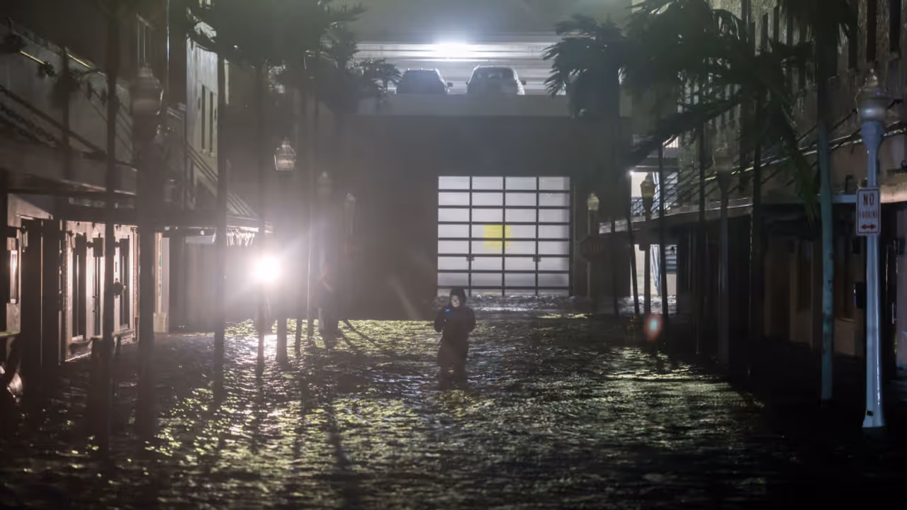 Hurricane Milton batters Florida: Over 2.6 million without power, flooding causes destruction; WATCH videos Hurricane Milton batters Florida: Over 2.6 million without power, flooding causes destruction; WATCH videos