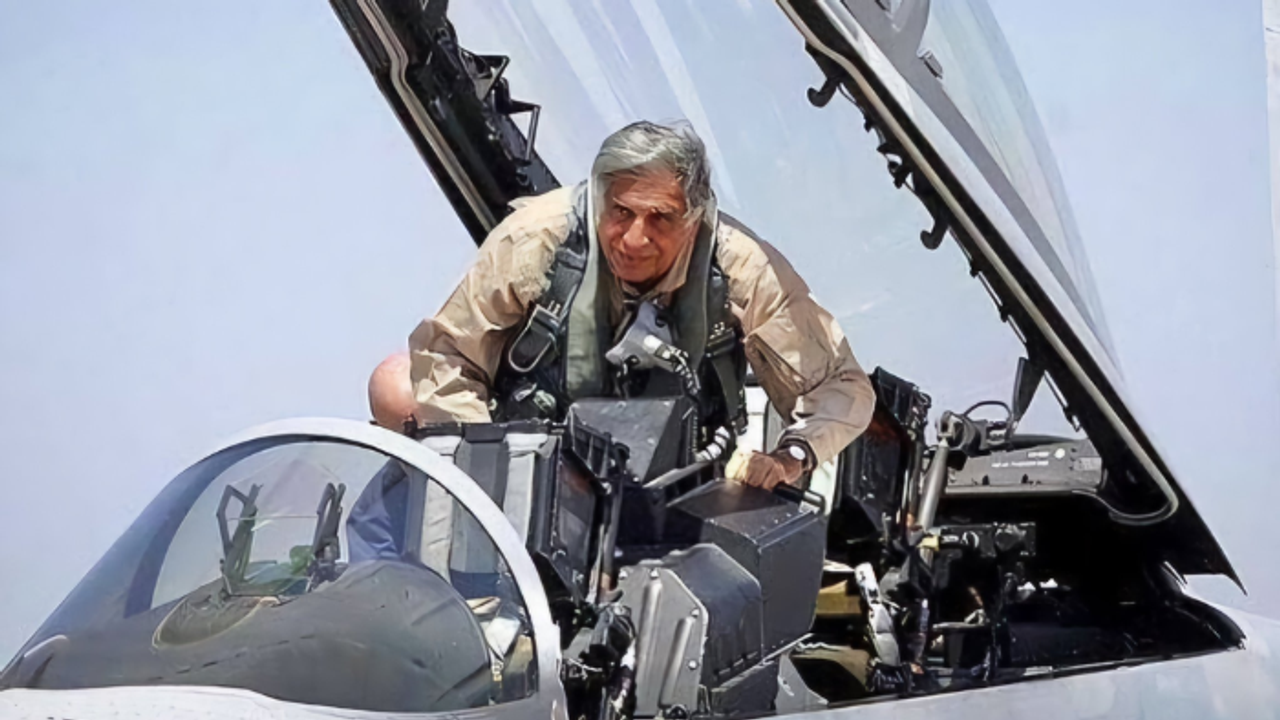 Remembering Ratan Tata: When visionary industrialist flew an F 16 fighter jet over Bengaluru (WATCH) Remembering Ratan Tata: When visionary industrialist flew an F 16 fighter jet over Bengaluru (WATCH)