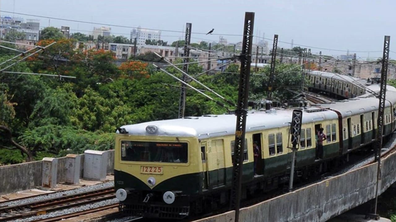 ಮೂರು ಗಂಟೆ ತಡವಾಗಿ ಬಂದ ರೈಲು, ಕೊನೆಗೂ ಸಿಕ್ತು ನ್ಯಾಯ!