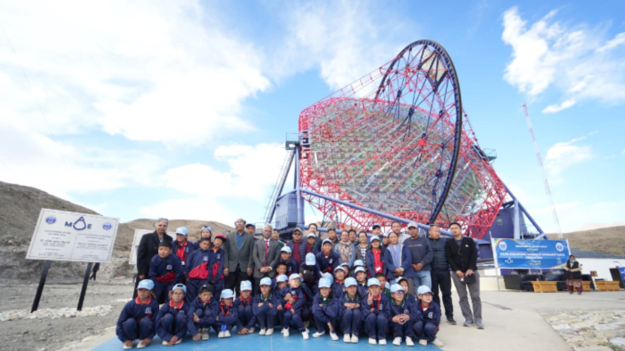 ഇന്ത്യക്ക് അഭിമാനം! ഏഷ്യയിലെ ഏറ്റവും വലിയ ചെറ്യെൻ‌കോഫ് ദൂരദര്‍ശിനി ലഡാക്കില്‍; ഉയരത്തിലും റെക്കോര്‍ഡ്