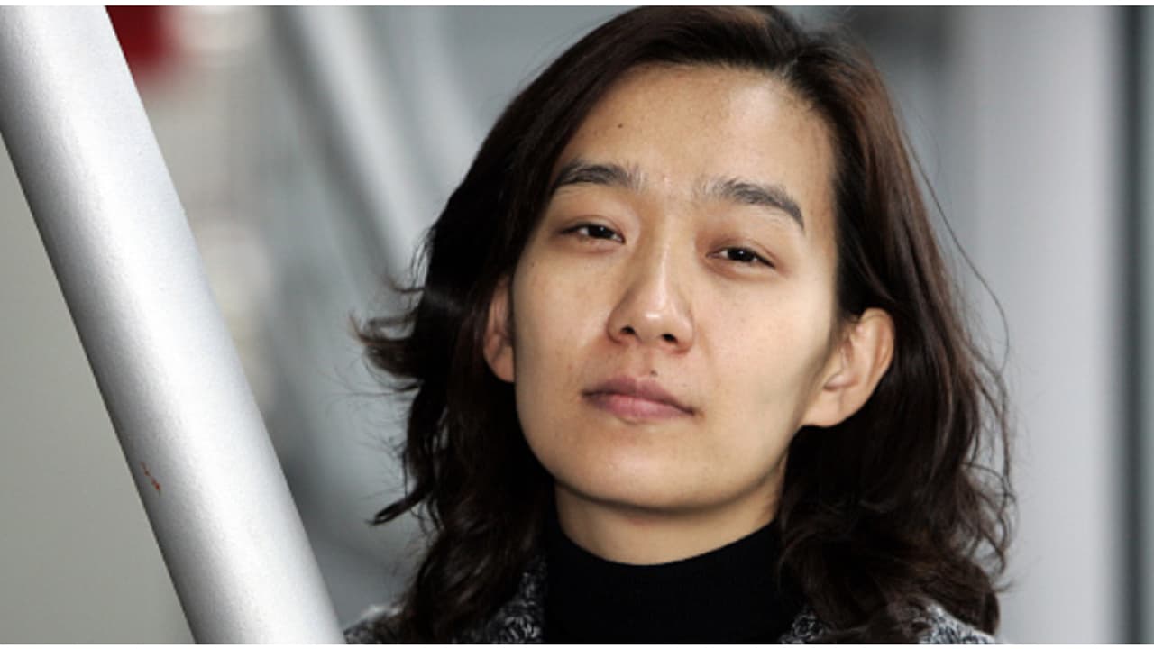 ഹാൻ കാങിന് സാഹിത്യ നൊബേൽ; മനുഷ്യജീവിതത്തിലെ ദുര്ബലതകളെ തുറന്നുകാട്ടിയ ദക്ഷിണ കൊറിയൻ എഴുത്തുകാരി ഹാൻ കാങിന് സാഹിത്യ നൊബേൽ; മനുഷ്യജീവിതത്തിലെ ദുര്ബലതകളെ തുറന്നുകാട്ടിയ ദക്ഷിണ കൊറിയൻ എഴുത്തുകാരി