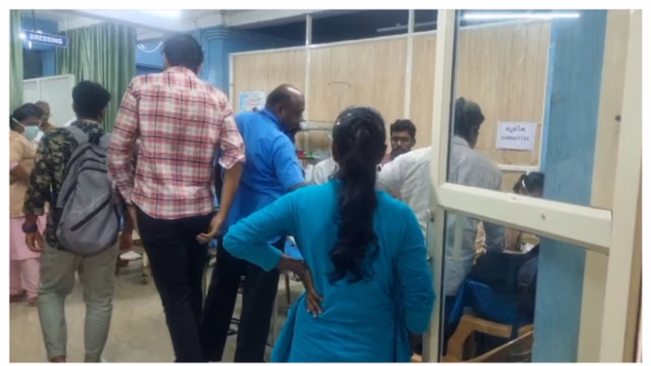 കോഴിക്കോട് തൊഴിലുറപ്പ് തൊഴിലാളികൾക്ക് കടന്നൽ കുത്തേറ്റു; 10 പേർക്ക് പരിക്ക്, ആശുപത്രിയിൽ പ്രവേശിപ്പിച്ചു കോഴിക്കോട് തൊഴിലുറപ്പ് തൊഴിലാളികൾക്ക് കടന്നൽ കുത്തേറ്റു; 10 പേർക്ക് പരിക്ക്, ആശുപത്രിയിൽ പ്രവേശിപ്പിച്ചു