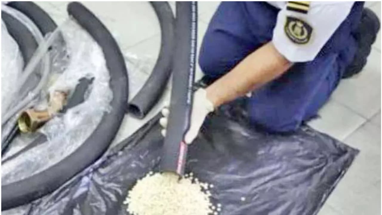 എയർ കാർഗോ വഴിയെത്തിയ മെറ്റൽ പൈപ്പുകൾ; ലക്ഷ്യം വൻ പദ്ധതി, പൊളിച്ച് അധികൃതർ, പിടികൂടിയത് 14 കോടിയുടെ ലഹരിമരുന്ന്