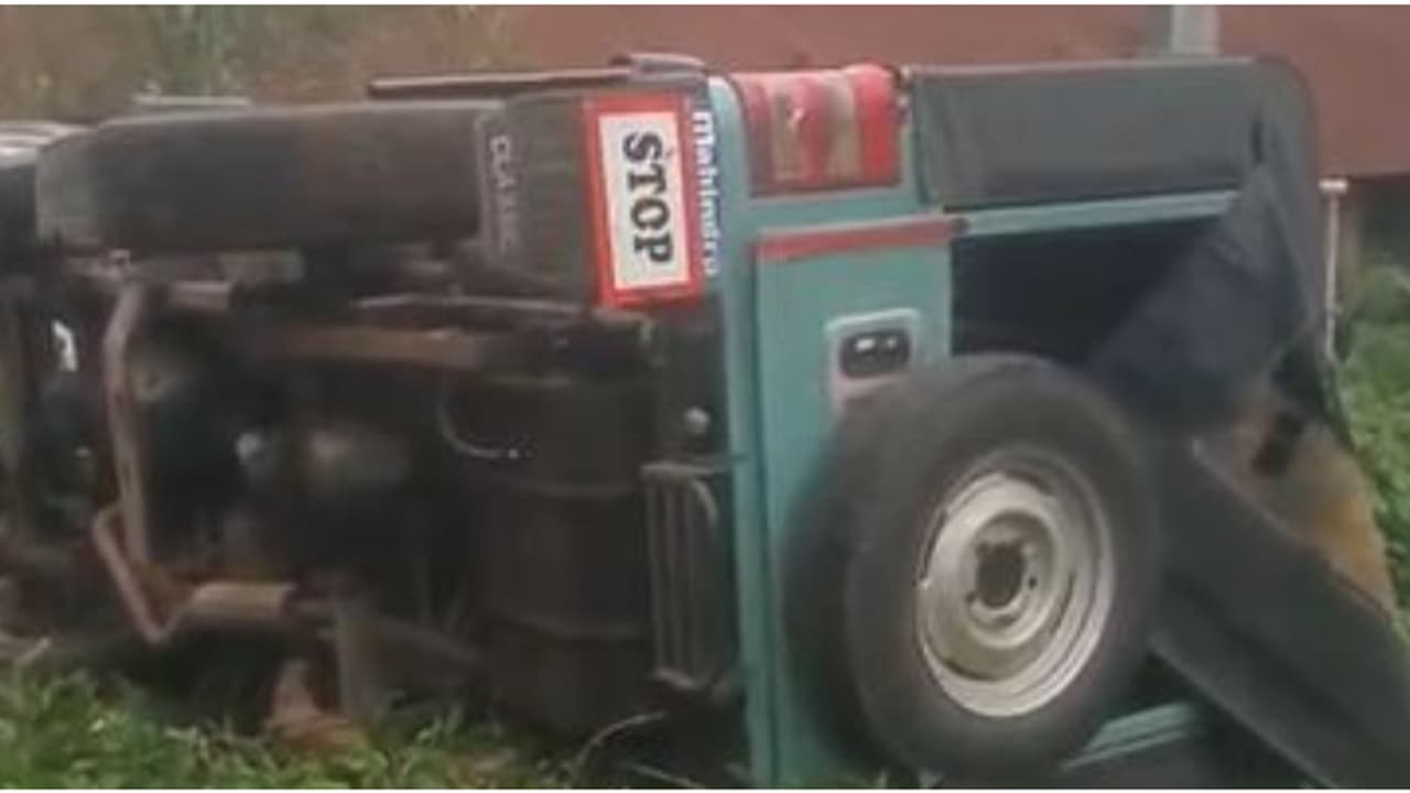 കുരിശുപള്ളിയുടെ ചില്ലുകൾ തകർത്തു, ജീപ്പ് കുത്തിമറിച്ചു; മൂന്നാറിലെ ജനവാസ മേഖലയിൽ വീണ്ടും കാട്ടാനയിറങ്ങി