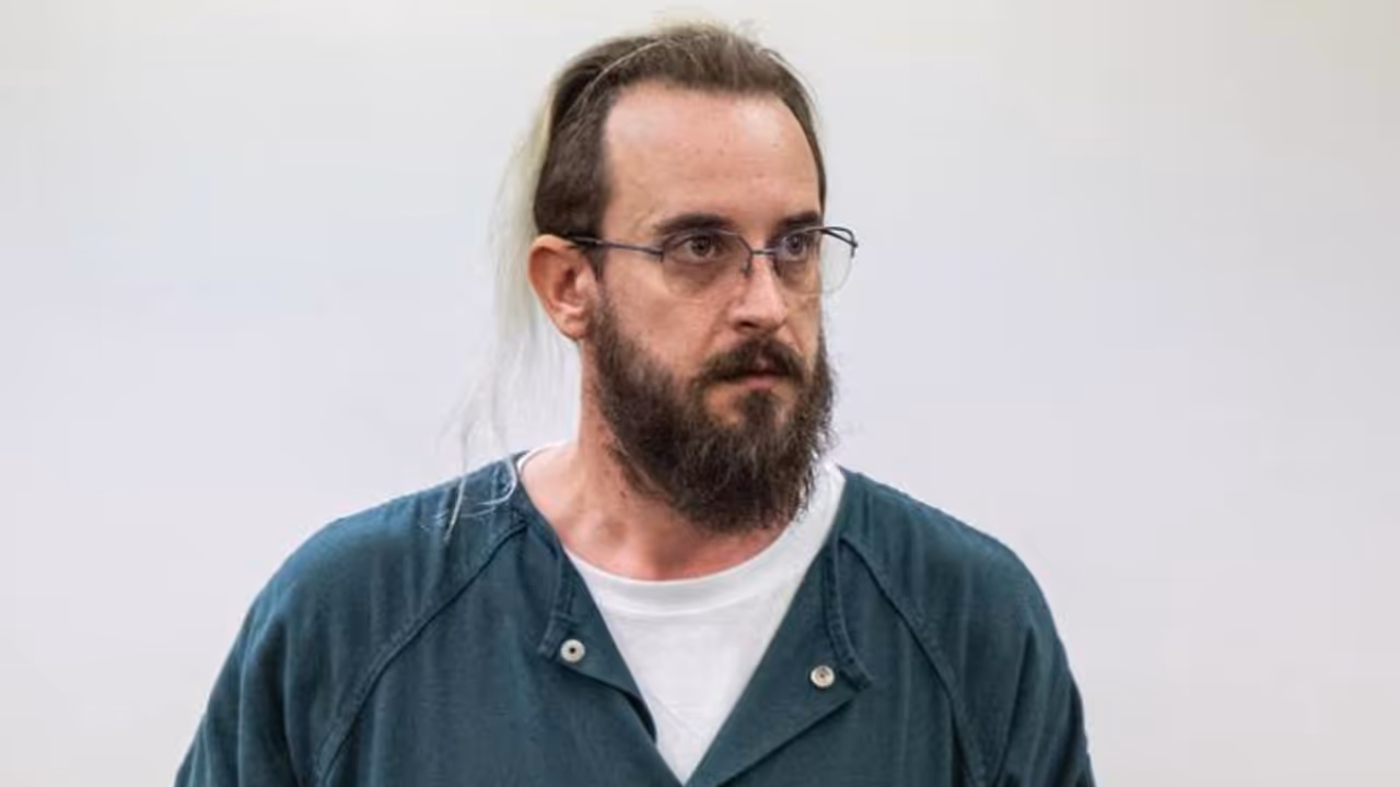 ഭാര്യയെ കഴുത്തറുത്ത് കൊന്ന കേസിൽ ജാമ്യത്തിലിറങ്ങി, അതേ വീട്ടിൽ ഭർത്താവും മരിച്ച നിലയിൽ