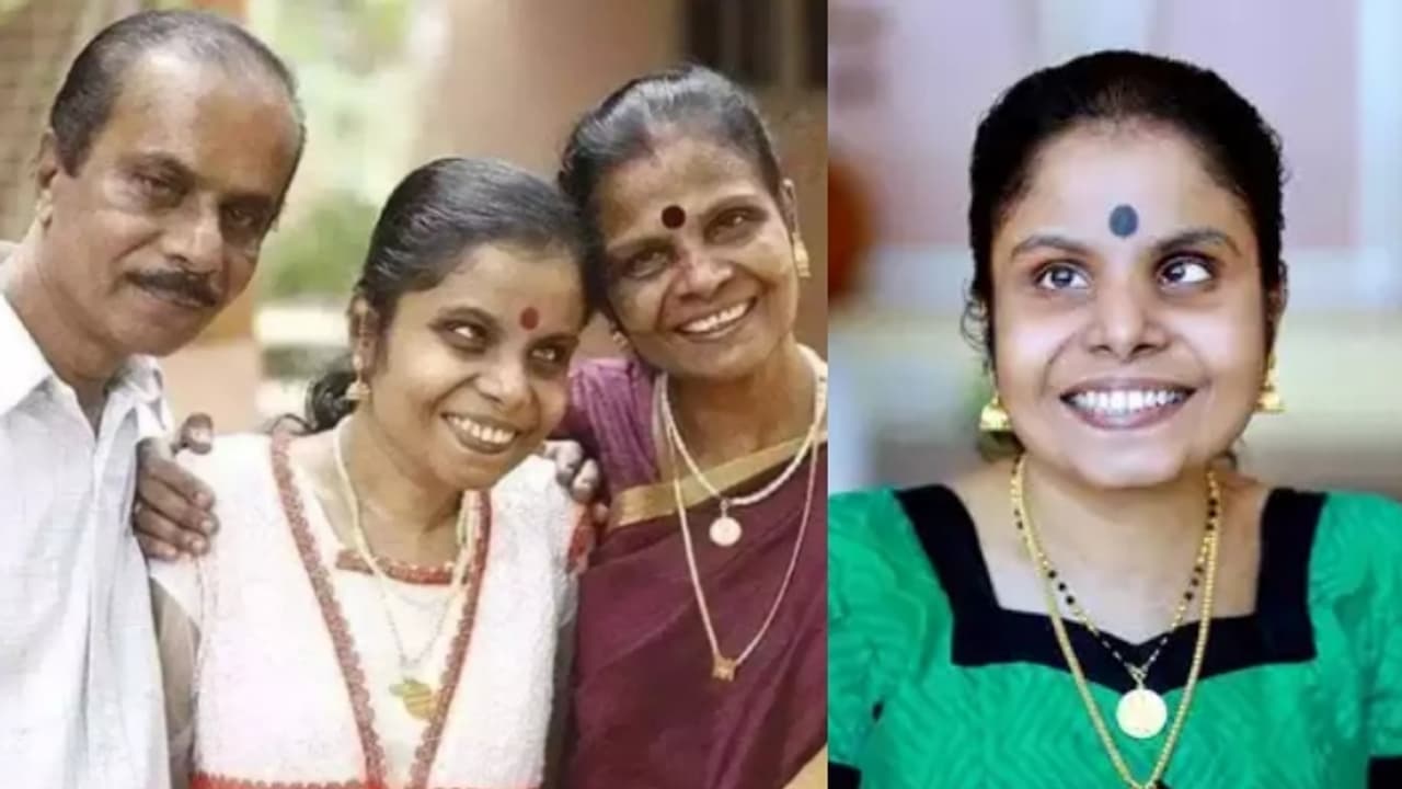 മിണ്ടിക്കഴിഞ്ഞാൽ ദേഷ്യം, അച്ഛനെയും അമ്മയെയും എന്നിൽ നിന്നുമകറ്റാന് നോക്കി: വൈക്കം വിജയലക്ഷ്മി പറയുന്നു മിണ്ടിക്കഴിഞ്ഞാൽ ദേഷ്യം, അച്ഛനെയും അമ്മയെയും എന്നിൽ നിന്നുമകറ്റാന് നോക്കി: വൈക്കം വിജയലക്ഷ്മി പറയുന്നു