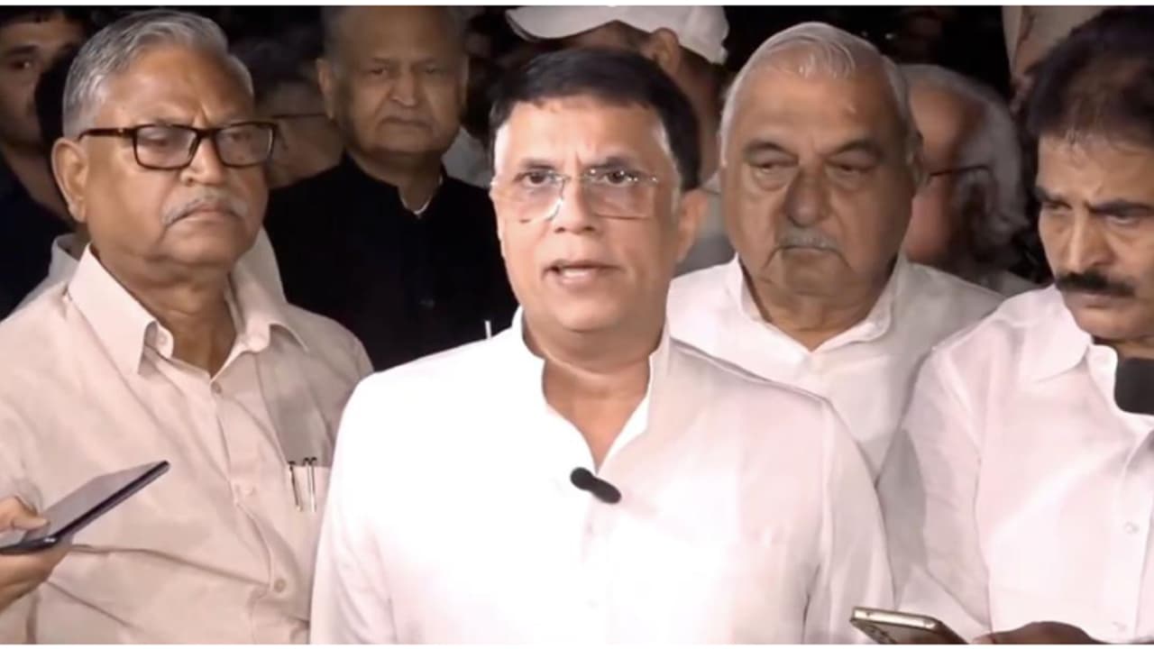 'മന്ത്രിസഭ രൂപീകരണം തടയണമെന്നാവശ്യപ്പെട്ട് കോടതിയിൽ പോകില്ല', ഹരിയാനയിൽ നിലപാട് വ്യക്തമാക്കി കോൺഗ്രസ് 'മന്ത്രിസഭ രൂപീകരണം തടയണമെന്നാവശ്യപ്പെട്ട് കോടതിയിൽ പോകില്ല', ഹരിയാനയിൽ നിലപാട് വ്യക്തമാക്കി കോൺഗ്രസ്