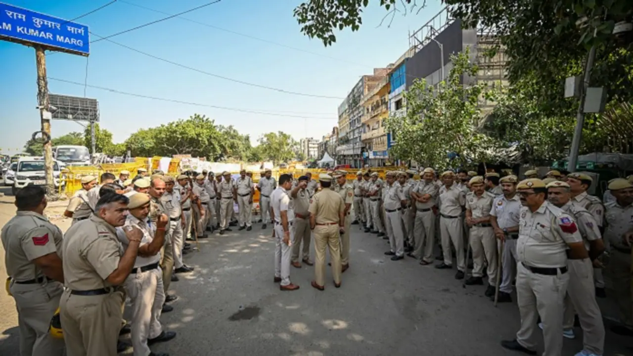 Woman 'fed up' with daughter hires hitman, only to find out he was her lover; here's what happened next