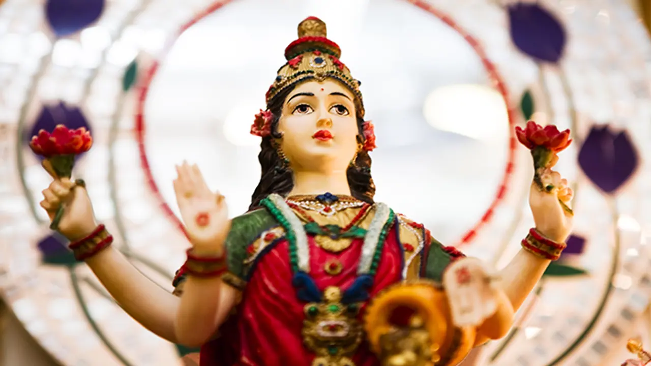 Sharad Purnima 2024: 3 Items not to donate for good fortune
