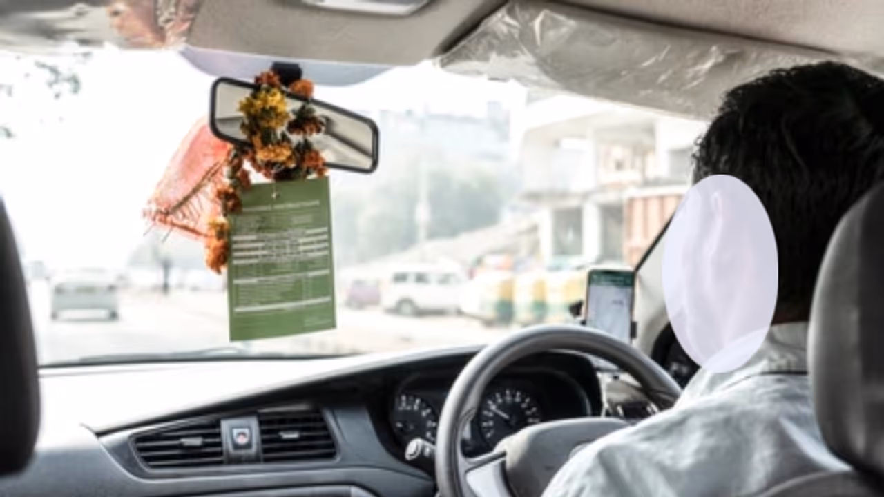 Bengaluru cab driver commits suicide after poisoning wife and children; Case filed