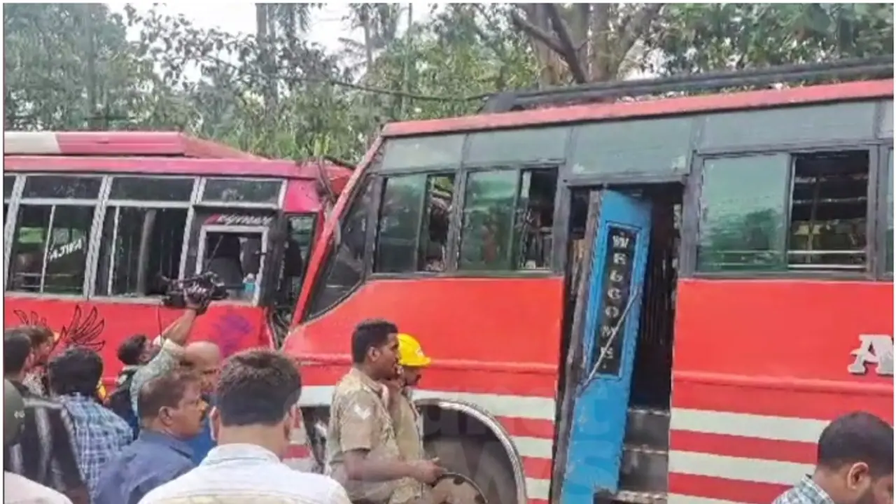Kerala: Head on collision between buses in Kozhikode leaves over 30 injured Kerala: Head on collision between buses in Kozhikode leaves over 30 injured
