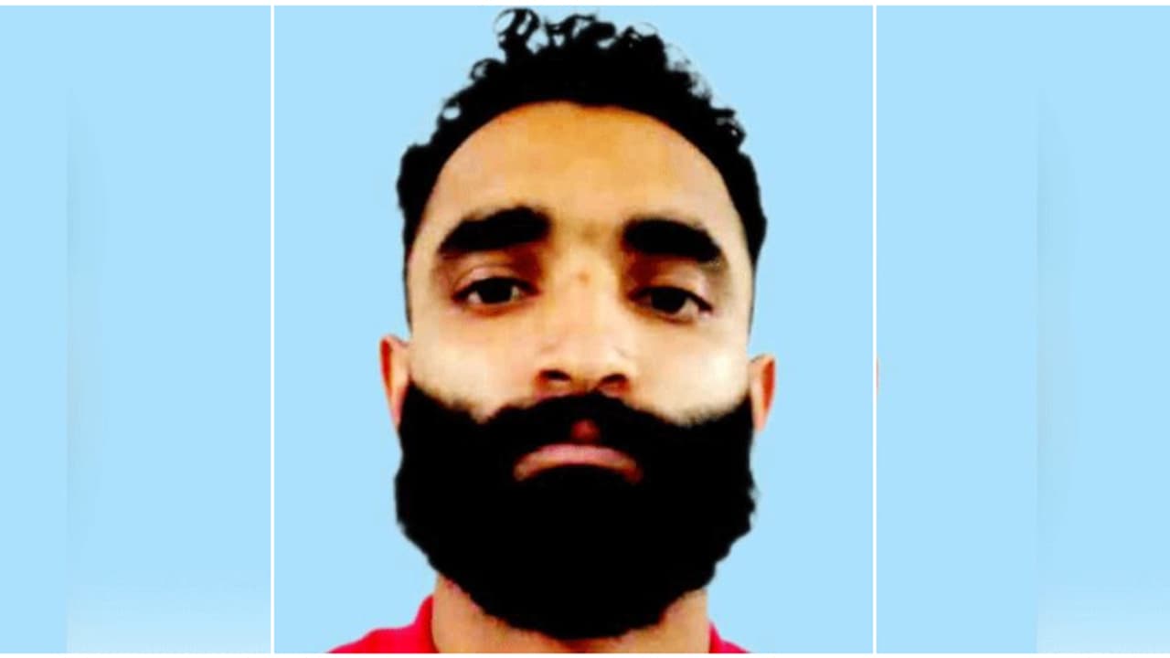 മുംബൈയിൽ വന്നിറങ്ങിയത് കുരുക്കിലേക്ക്; കൊണ്ടോട്ടിൽ മോഷണം നടത്തിയ മുങ്ങിയ യുവാവ് ഒടുവിൽ അറസ്റ്റിൽ മുംബൈയിൽ വന്നിറങ്ങിയത് കുരുക്കിലേക്ക്; കൊണ്ടോട്ടിൽ മോഷണം നടത്തിയ മുങ്ങിയ യുവാവ് ഒടുവിൽ അറസ്റ്റിൽ