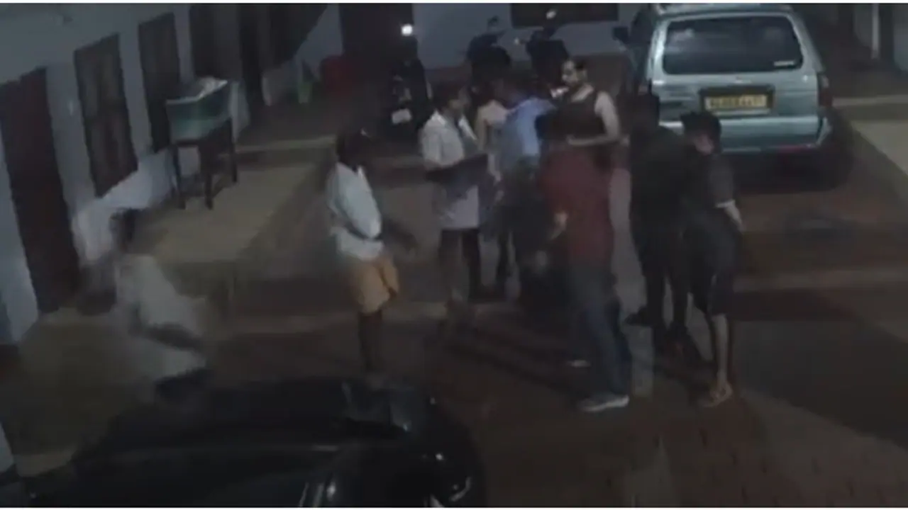 Kerala: 4 arrested for attacking film crew members in Idukki's Thodupuzha Kerala: 4 arrested for attacking film crew members in Idukki's Thodupuzha