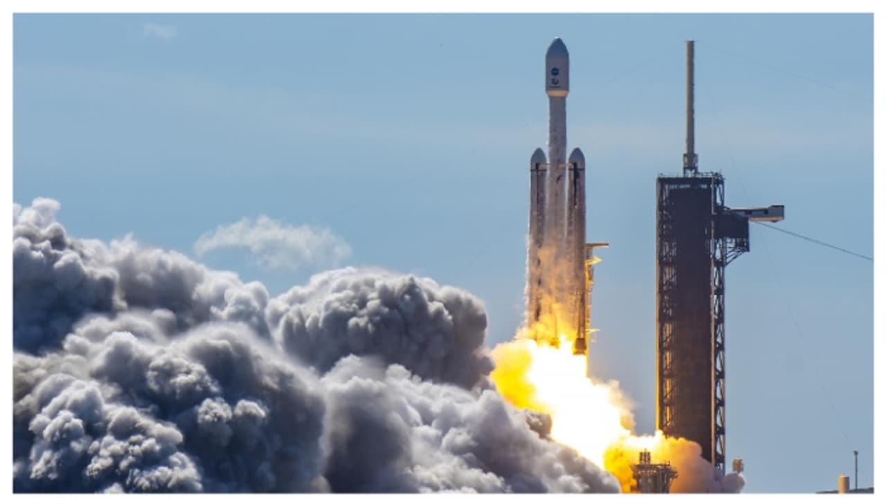 വ്യാഴത്തിന്‍റെ ചന്ദ്രനില്‍ ജീവന്‍ കണ്ടെത്തുക ലക്ഷ്യം; 'യൂറോപ്പ ക്ലിപ്പർ' പേടകം നാസ വിക്ഷേപിച്ചു