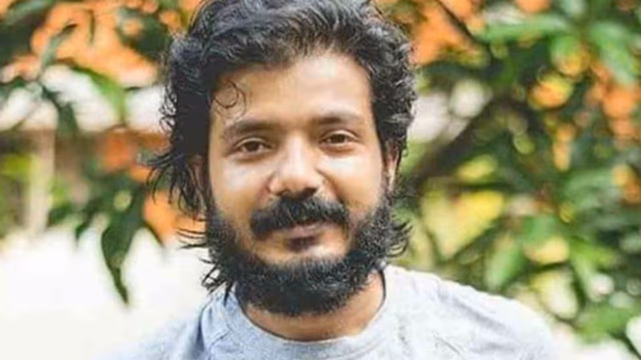 ബൈക്ക് യാത്രികനെ ഇടിച്ചിട്ട ശേഷവും ശ്രീനാഥ് ഭാസി കാര്‍ നിര്‍ത്തിയില്ല, പൊലീസ് കേസ് എടുത്തു