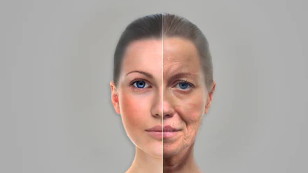 മുഖത്ത് പ്രായക്കൂടുതല് തോന്നിക്കാതിരിക്കാനും ചെറുപ്പം കാത്തുസൂക്ഷിക്കാനും സഹായിക്കുന്ന രണ്ട് പഴങ്ങള് മുഖത്ത് പ്രായക്കൂടുതല് തോന്നിക്കാതിരിക്കാനും ചെറുപ്പം കാത്തുസൂക്ഷിക്കാനും സഹായിക്കുന്ന രണ്ട് പഴങ്ങള്