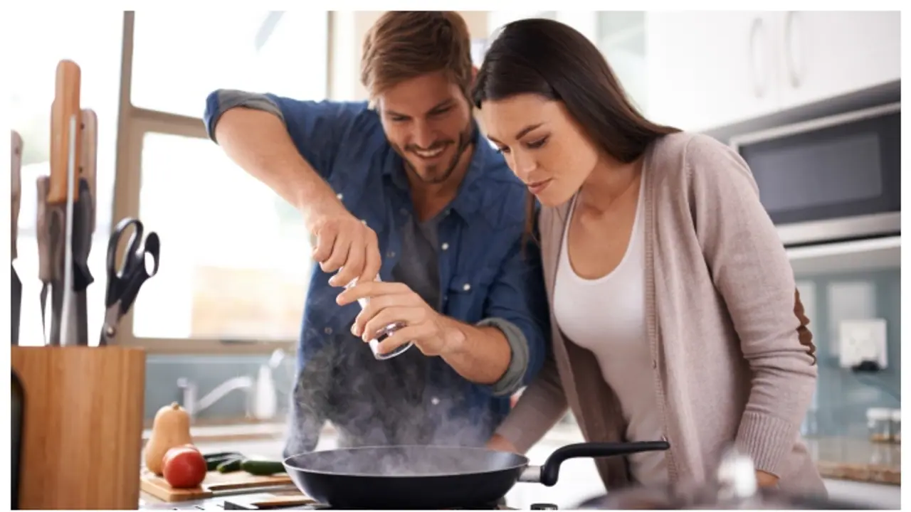 31 കാരിയായ ഭാര്യയ്ക്ക് ഭക്ഷണം വയ്ക്കാനറിയില്ല, ഡിവോഴ്സ് ആലോചിക്കുന്നെന്ന് 28 കാരനായ ഭർത്താവ് 31 കാരിയായ ഭാര്യയ്ക്ക് ഭക്ഷണം വയ്ക്കാനറിയില്ല, ഡിവോഴ്സ് ആലോചിക്കുന്നെന്ന് 28 കാരനായ ഭർത്താവ്